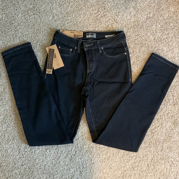 Brand New Mid Rise Dark Wash Jeans - Picture 1 of 6